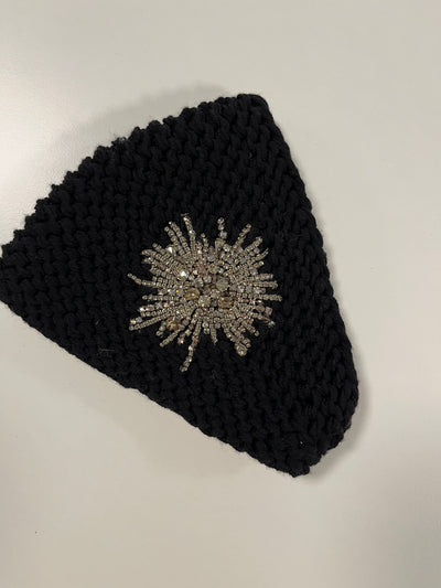 Beanie aus schwarzem Kaschmir mit Swarovski Kristallen als Schneeflocke