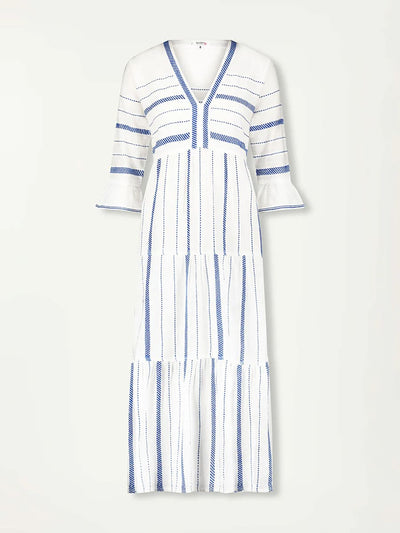 HAWI Flutter Maxi Kleid erhältlich in Weiss/Pink (hier abgebildet in Weiss/blau)