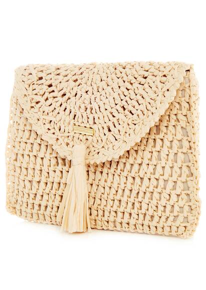 Geflochtene Clutch aus Stroh mit fröhlichem Bommelbesatz – Resortwear-Accessoire von Odabash