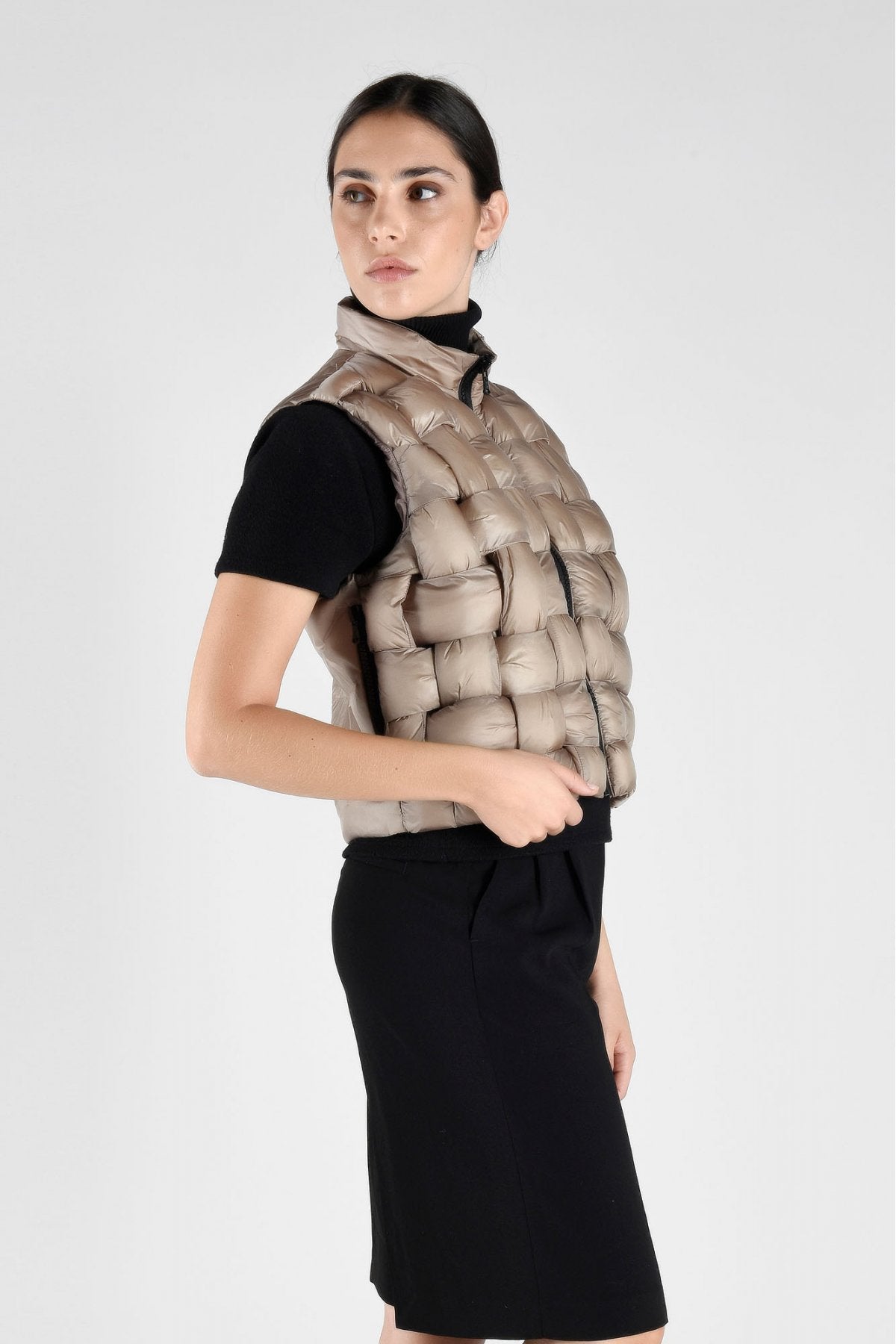 Kurze Nylon-Weste ‚Sophie‘ in Web-Optik von Canadian Classic mit in mattem Design