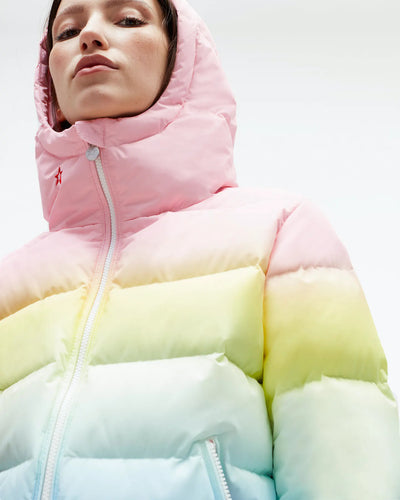 Damen-Skijacke in soften Pastelltönen von Perfect Moment – warm, tailliert, luxuriöses Design