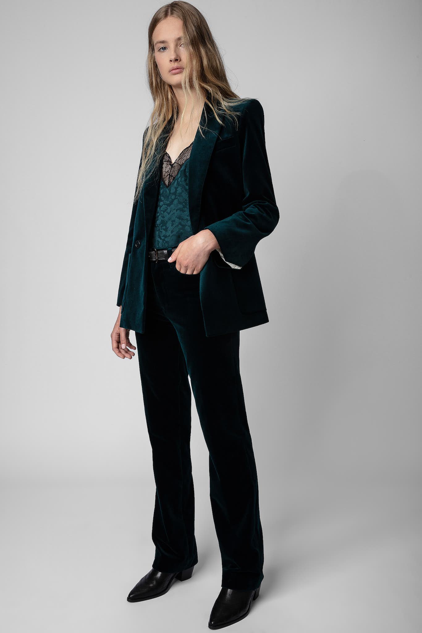 Gerade geschnittene Samt-Anzughose in Grün von Zadig & Voltaire.